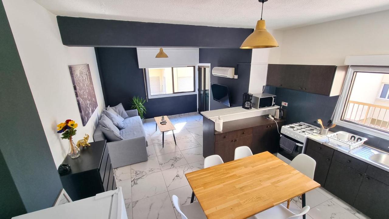 Cozy Beach Apt, Near Airport With 100Mbit Internet Larnaca Dış mekan fotoğraf