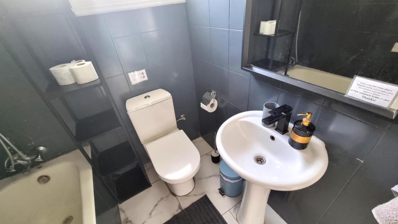 Cozy Beach Apt, Near Airport With 100Mbit Internet Larnaca Dış mekan fotoğraf
