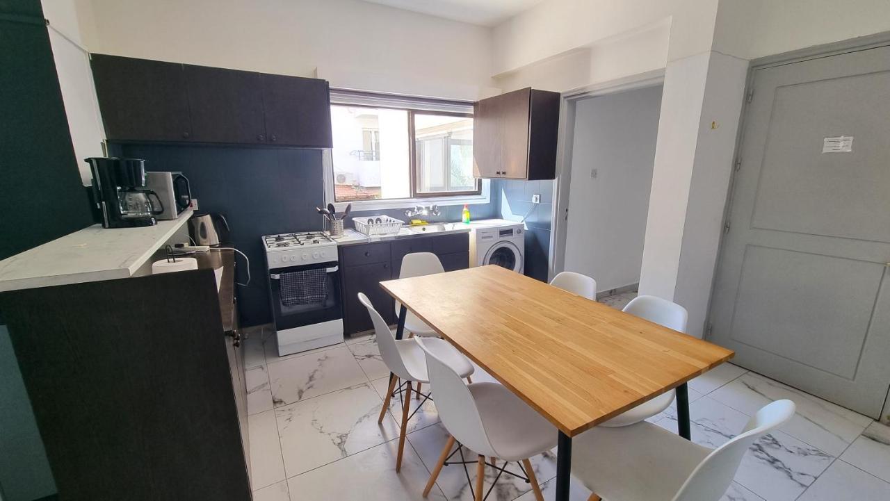 Cozy Beach Apt, Near Airport With 100Mbit Internet Larnaca Dış mekan fotoğraf